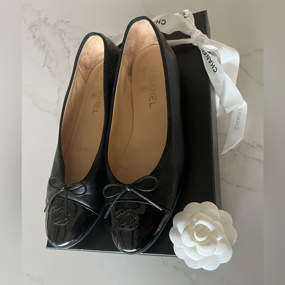 CHANEL ballet ballerina flats black size 42 patent and leather - Picture 1 of 11
